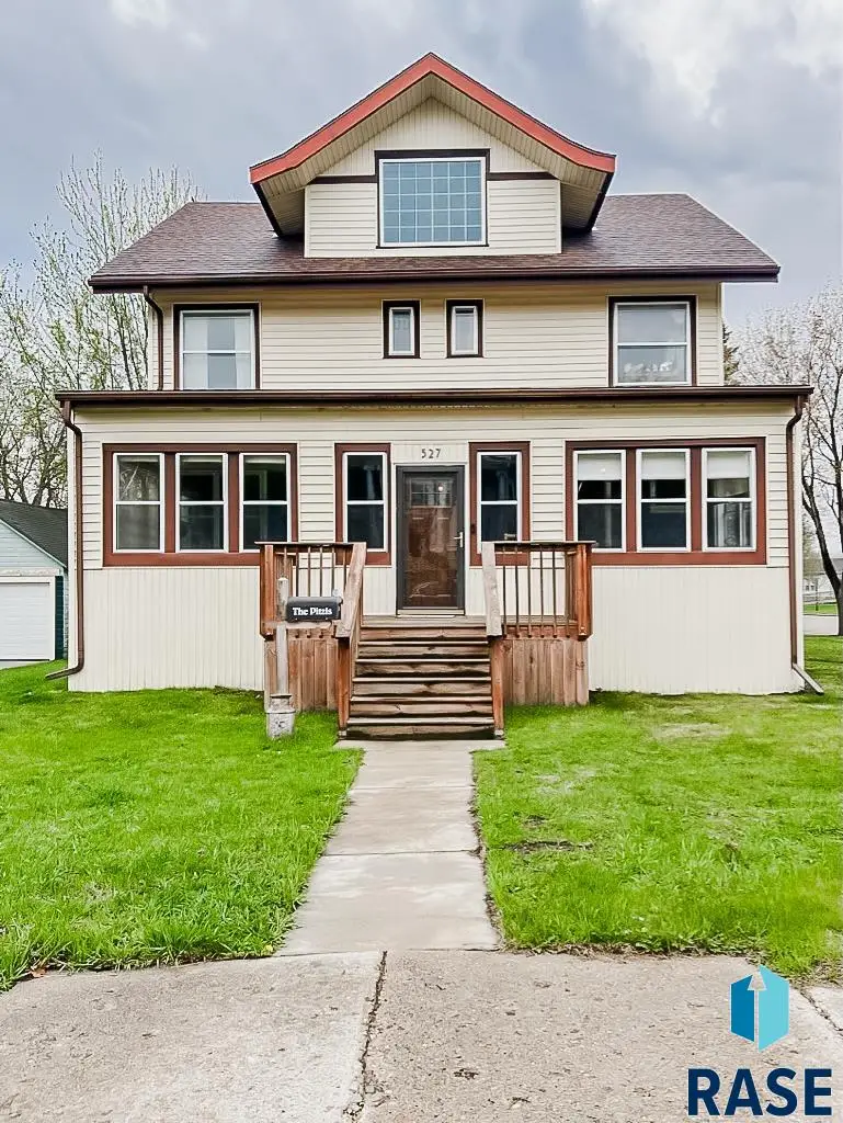 327 W Main St, Luverne, MN 56156 - #1