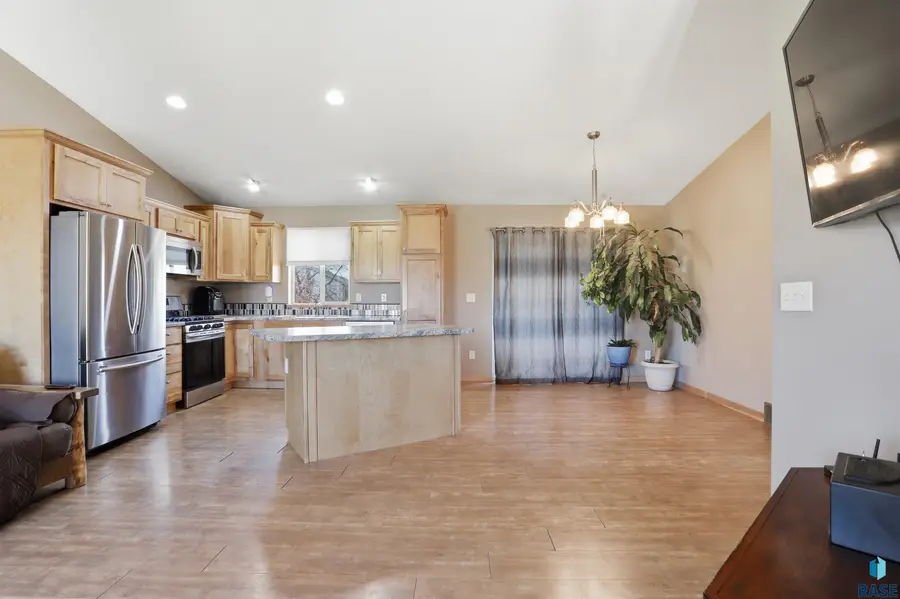 1513 E 67th St N, Sioux Falls, SD 57104 - #3