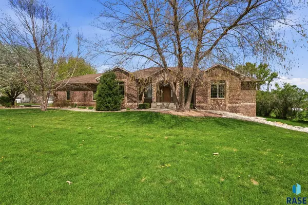 46746 265th St, Sioux Falls, SD 57107