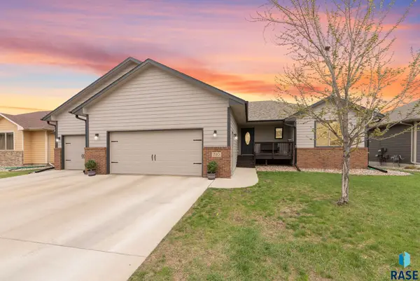 710 Fox Ct, Tea, SD 57064