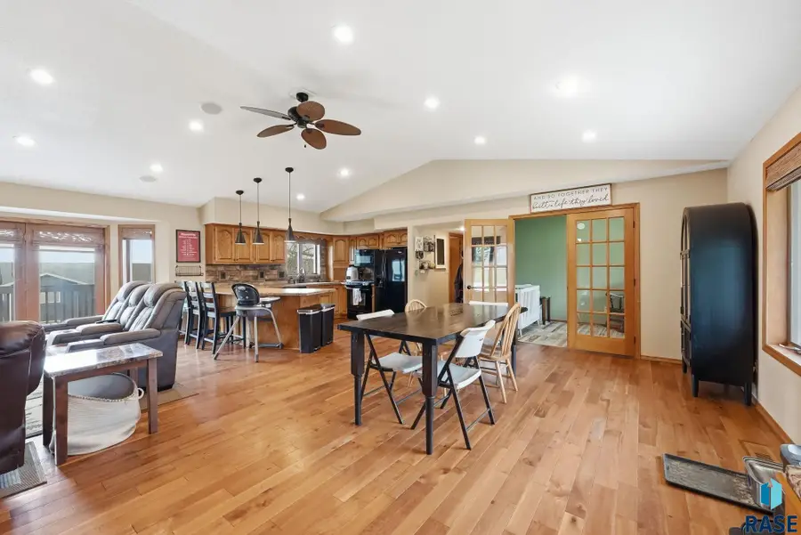 505 Sunrise St, Garretson, SD 57030 - #3
