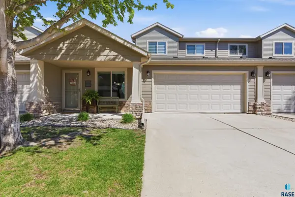 2718 E Indigo Pl, Sioux Falls, SD 57108