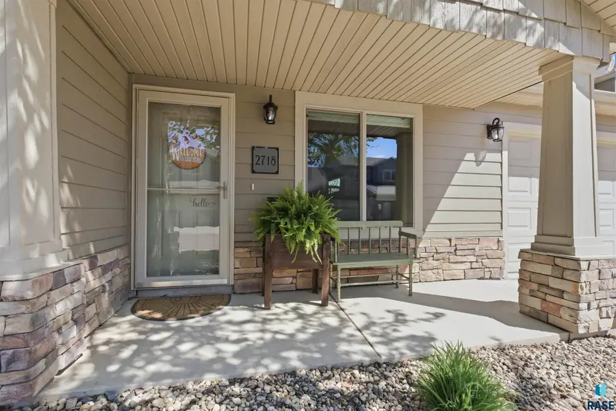 2718 E Indigo Pl, Sioux Falls, SD 57108 - #2