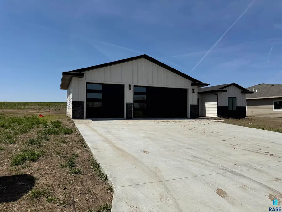 603 Mill Pond Rd, Rock Rapids, IA 51246 - #2