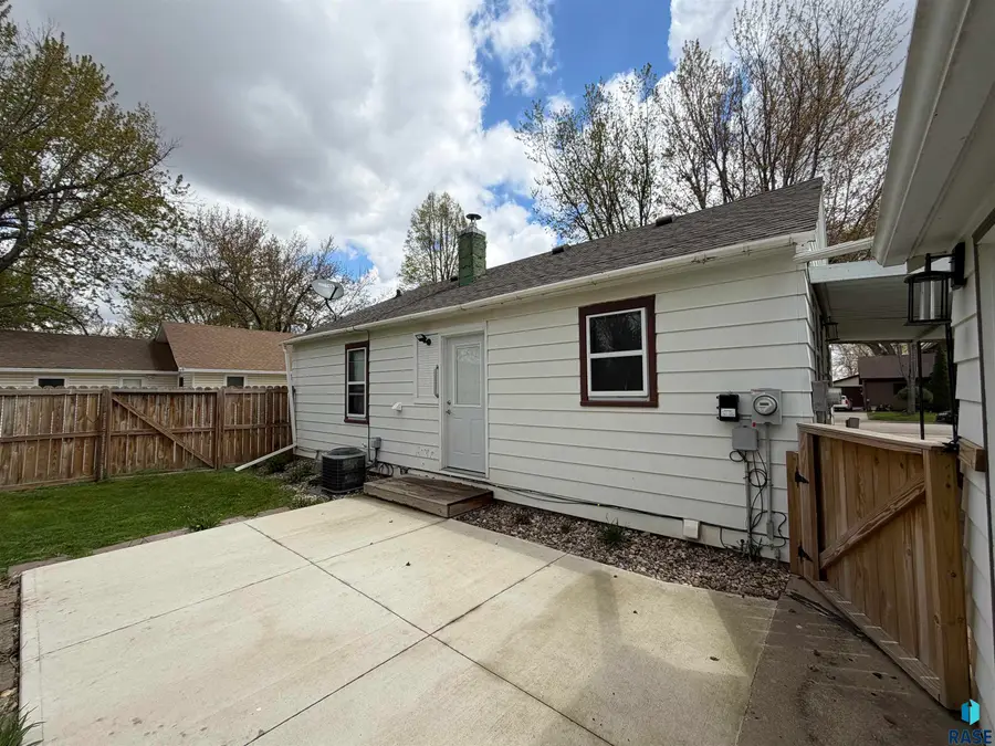 708 S Donaldson St, Luverne, MN 56156 - #2
