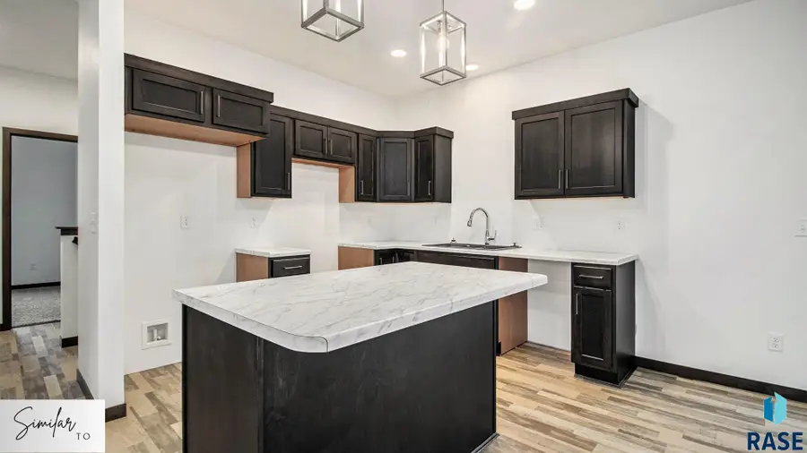 316 S Willow Spring Dr, Sioux Falls, SD 57110 - #2