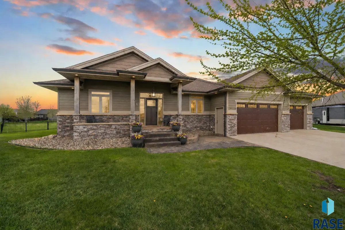 7812 S Tuscan Club Cir, Sioux Falls, SD 57108 - #1