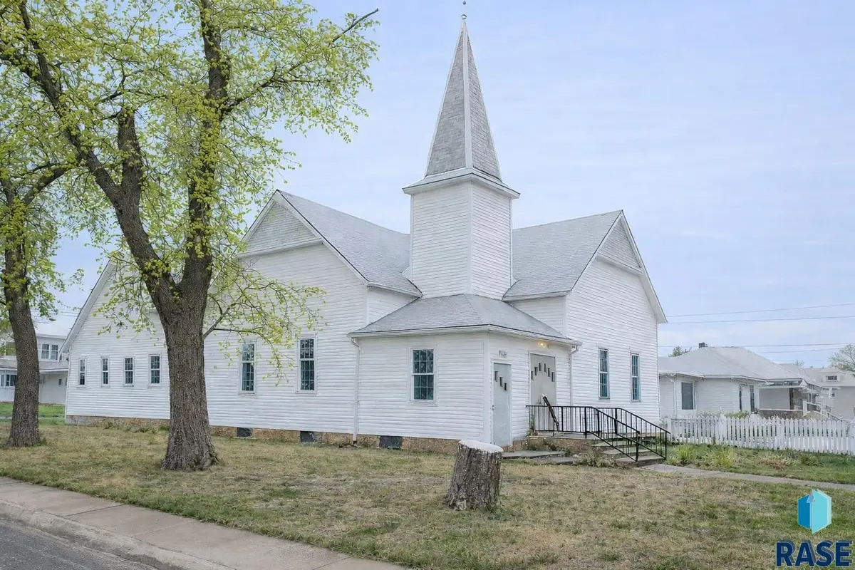 400 6th St, Hudson, SD 57034 - #1