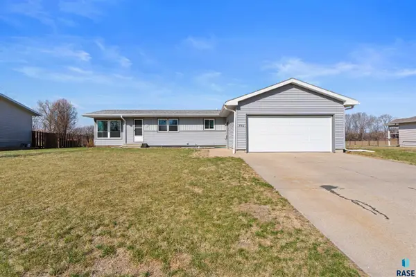 406 N Crawford Rd, Vermillion, SD 57069