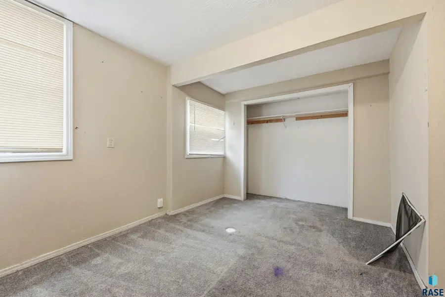 310 N Sherman Ave, Sioux Falls, SD 57103 - #3