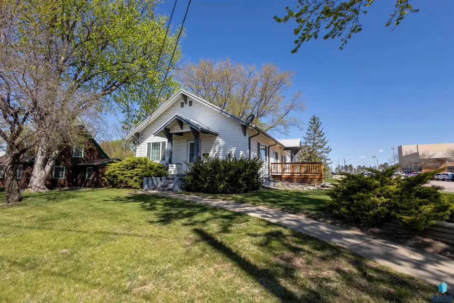 102 W Elder St, Canton, SD 57013 - #3