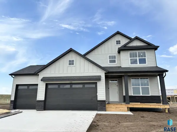 2116 E Bergen Cir, Brandon, SD 57005