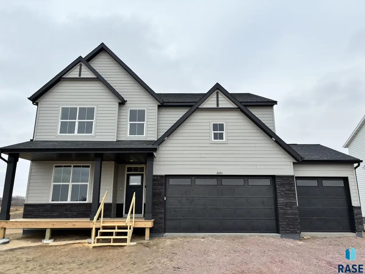 2001 N Valley View Rd, Sioux Falls, SD 57107 - #1