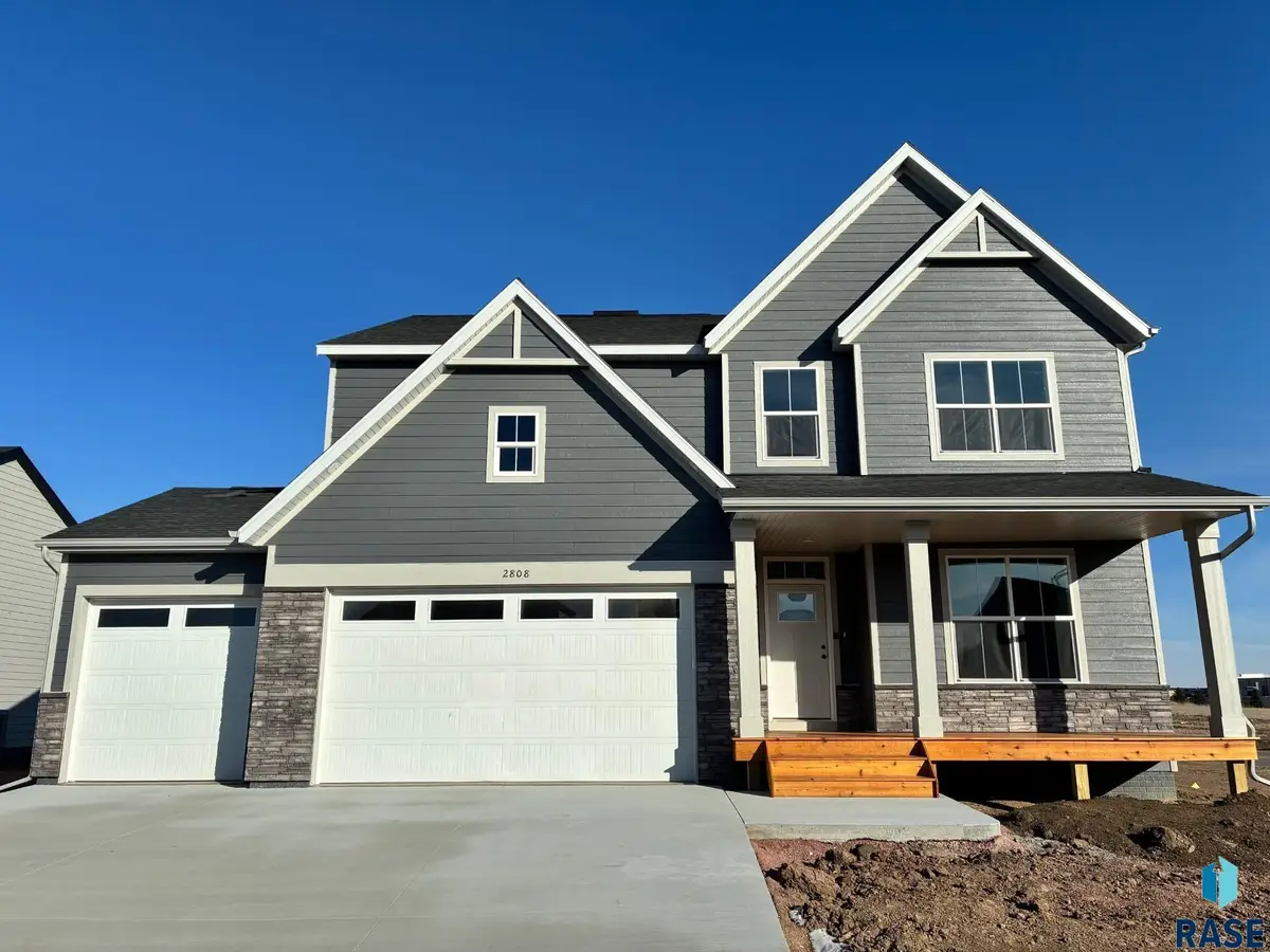 2808 S Copper Creek Ave, Sioux Falls, SD 57110 - #1