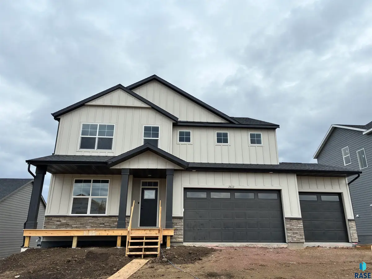 2612 S Copper Creek Ave, Sioux Falls, SD 57110 - #1