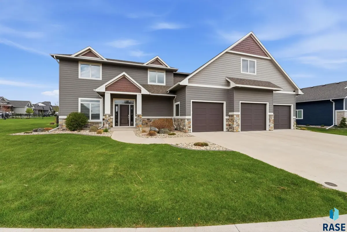 912 S Torrey Pine Ln, Sioux Falls, SD 57110 - #1