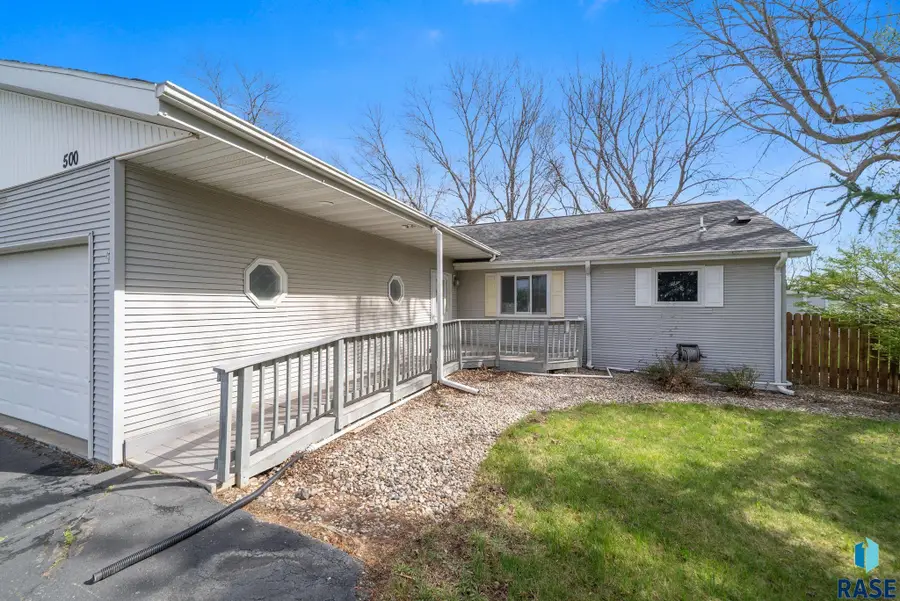 500 Crystal Dr, Hartford, SD 57033 - #2