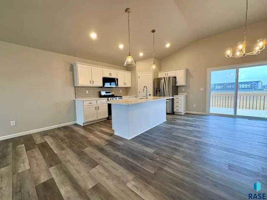 6308 W Goldberg Dr, Sioux Falls, SD 57107 - #3