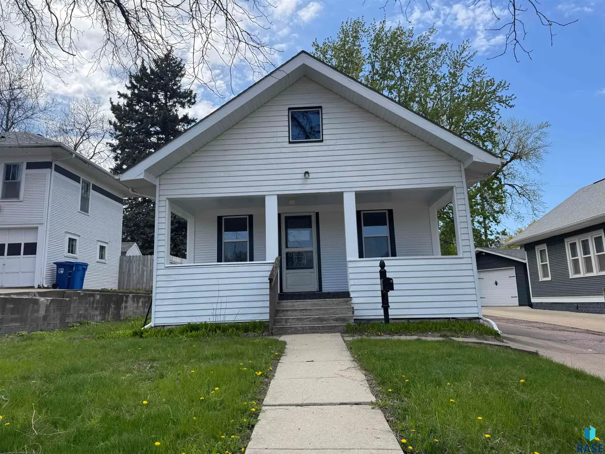 509 S Grange Ave, Sioux Falls, SD 57104 - #1