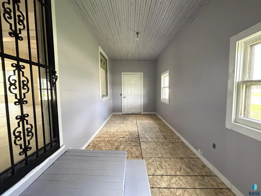 800 E 3rd St, Miller, SD 57362 - #3