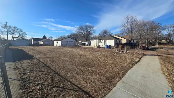 1007 N Van Eps St, Sioux Falls, SD 57103