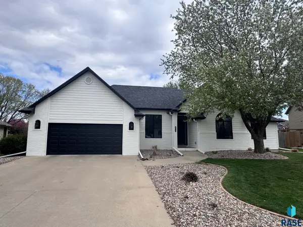 6915 W Westminster Dr, Sioux Falls, SD 57106