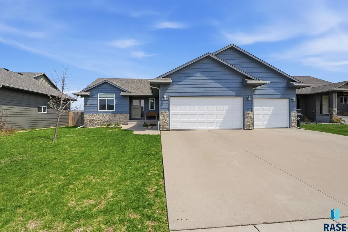 1208 S Keva Ave, Sioux Falls, SD 57106 - #1