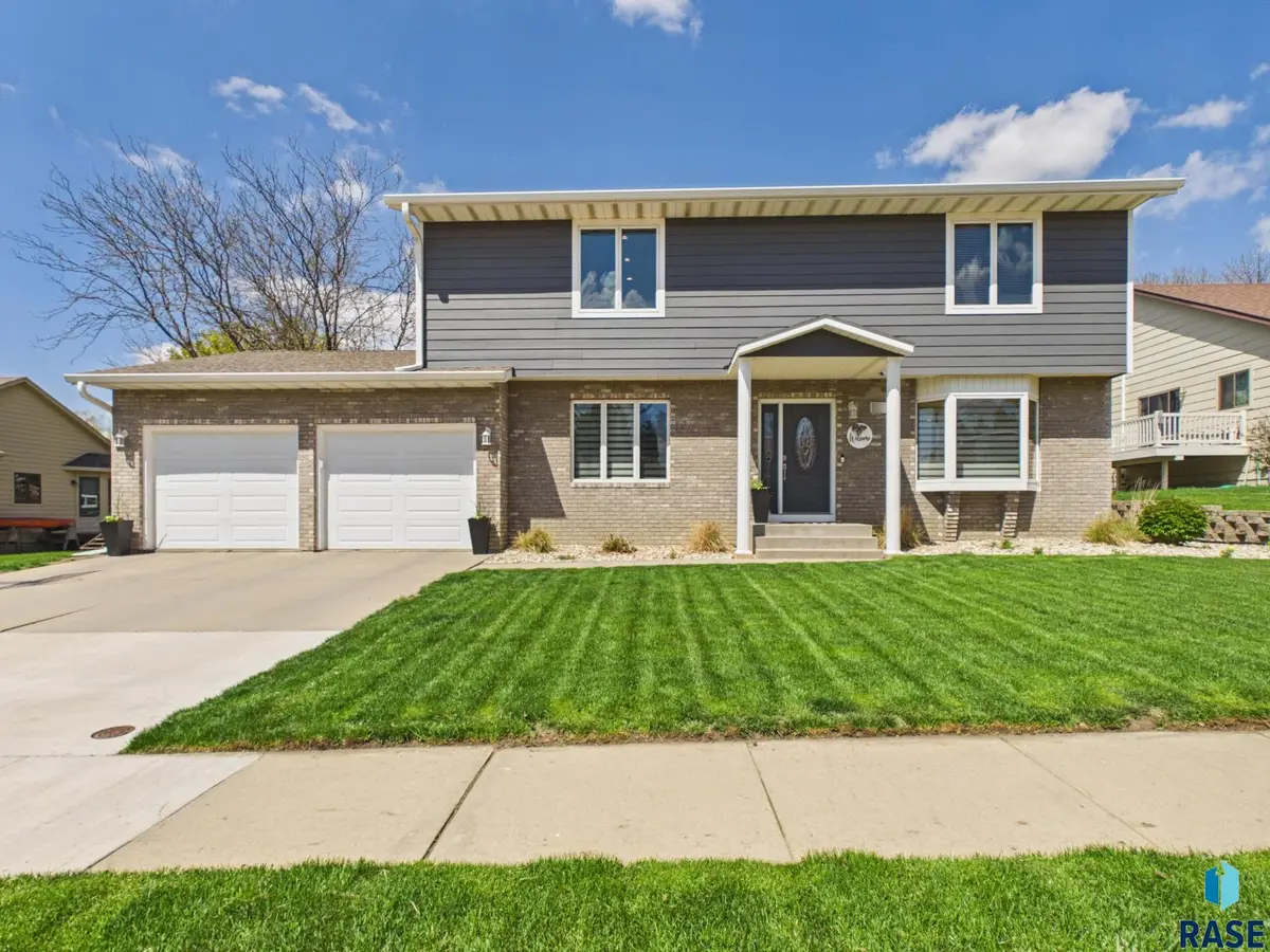 804 E 61st St, Sioux Falls, SD 57108 - #1