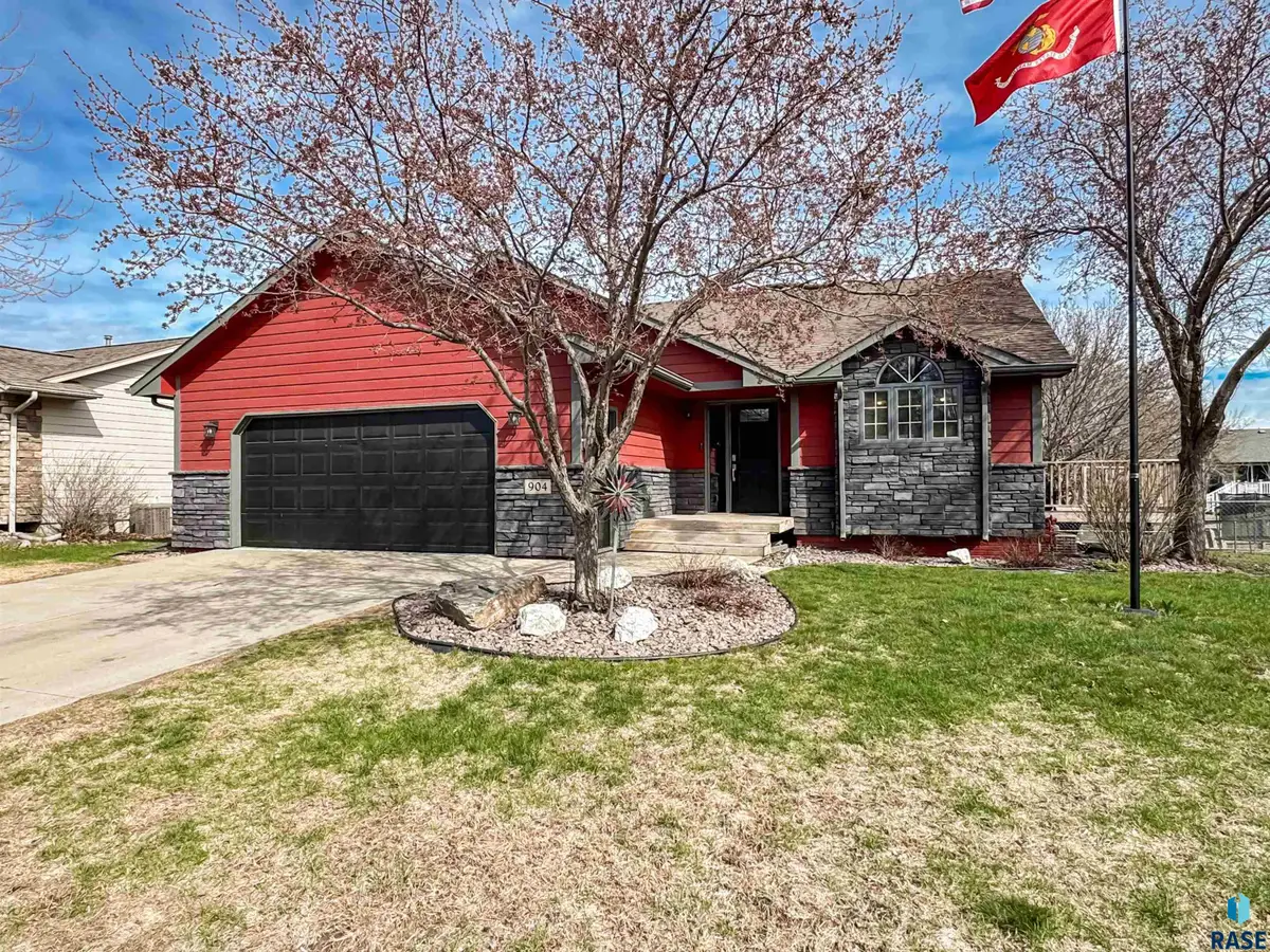 904 E Maywood St, Brandon, SD 57005 - #1