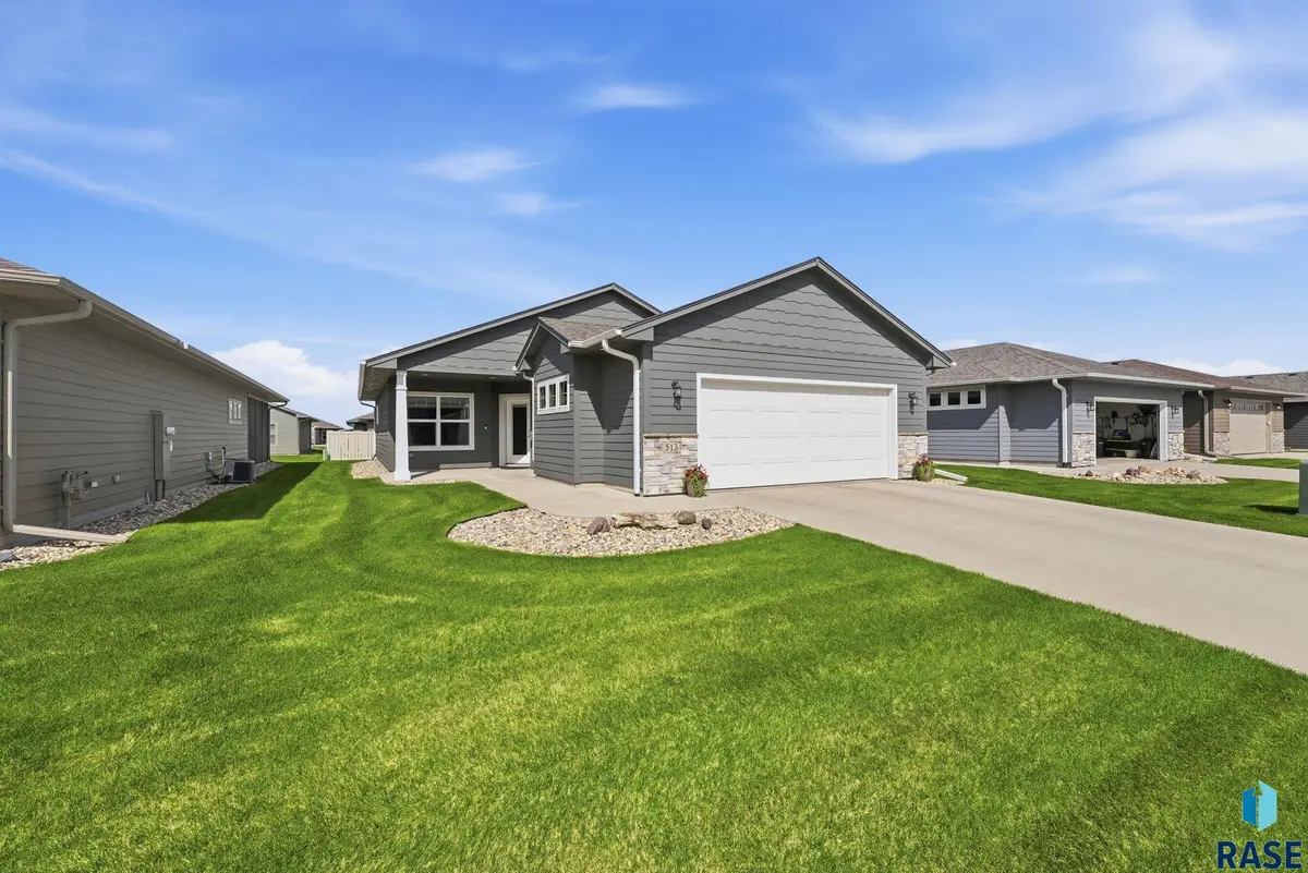 513 S Mary Gene Ave, Sioux Falls, SD 57106 - #1