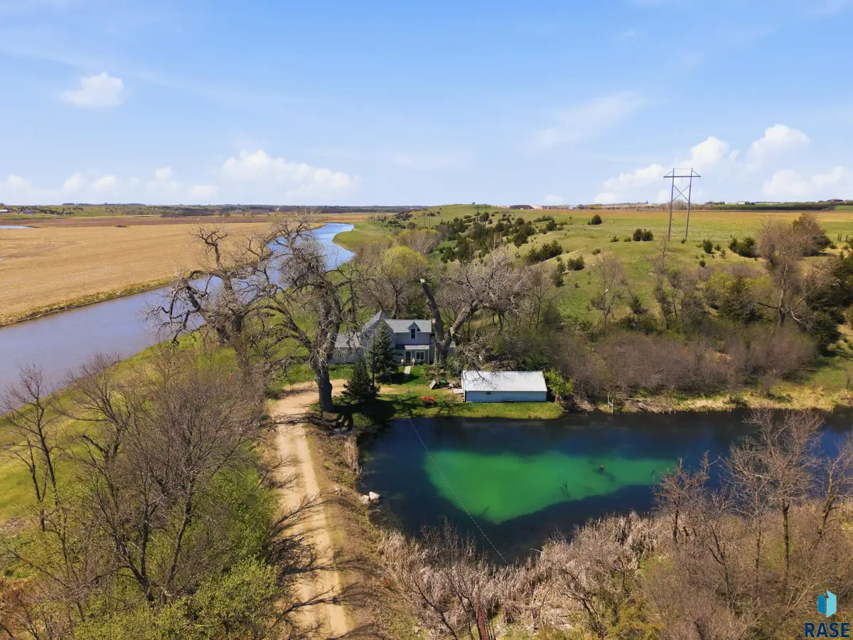 25595 414th Ave, Mitchell, SD 57301 - #1