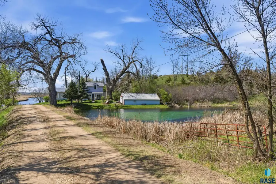 25595 414th Ave, Mitchell, SD 57301 - #2