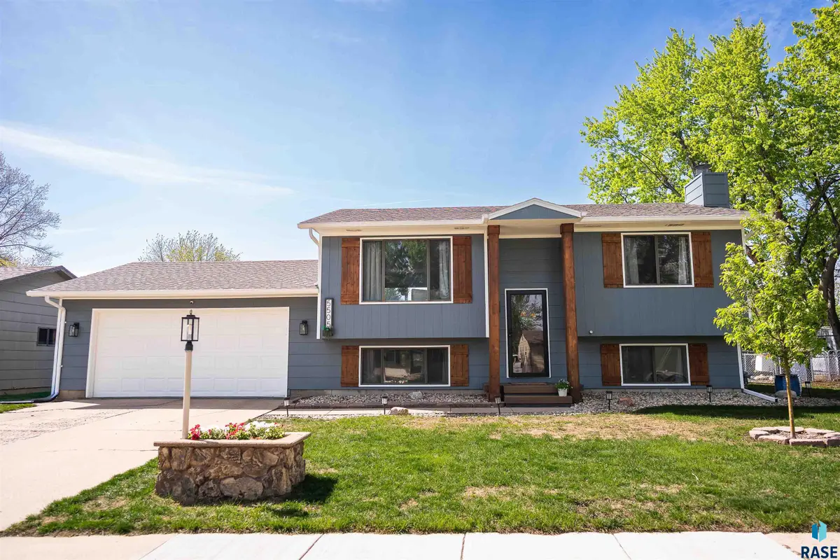 5505 W 16th St, Sioux Falls, SD 57106 - #1