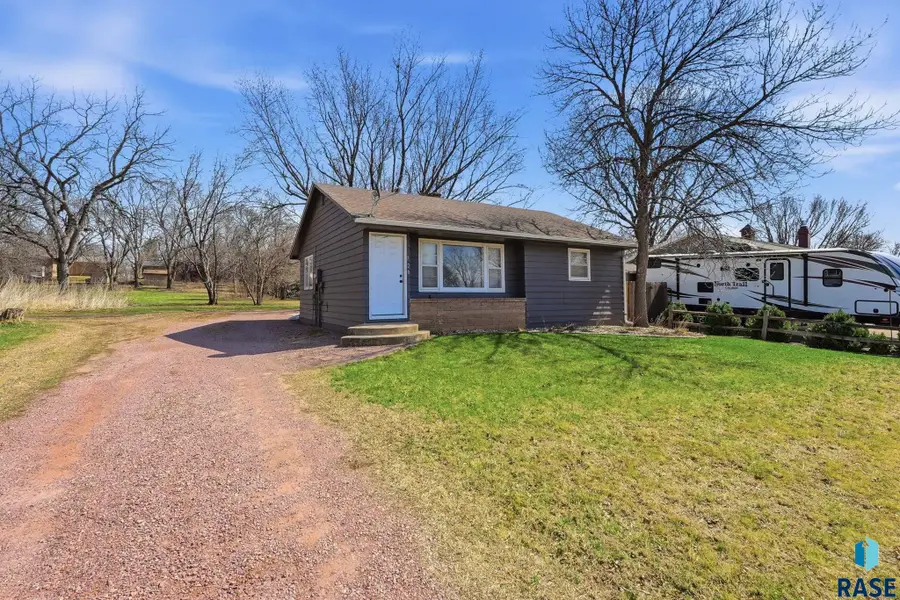 320 S 2nd Ave, Brandon, SD 57005 - #2