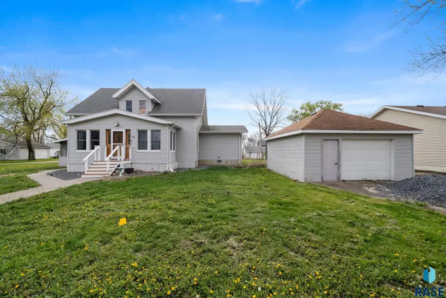 741 N 5th Ave, Canistota, SD 57012 - #3