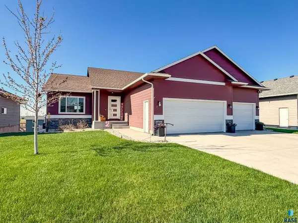 6805 E Smyrna Cir, Sioux Falls, SD 57110