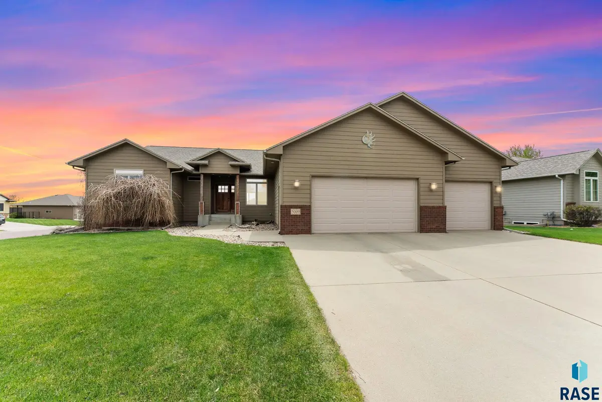 5009 E 49th St, Sioux Falls, SD 57110 - #1