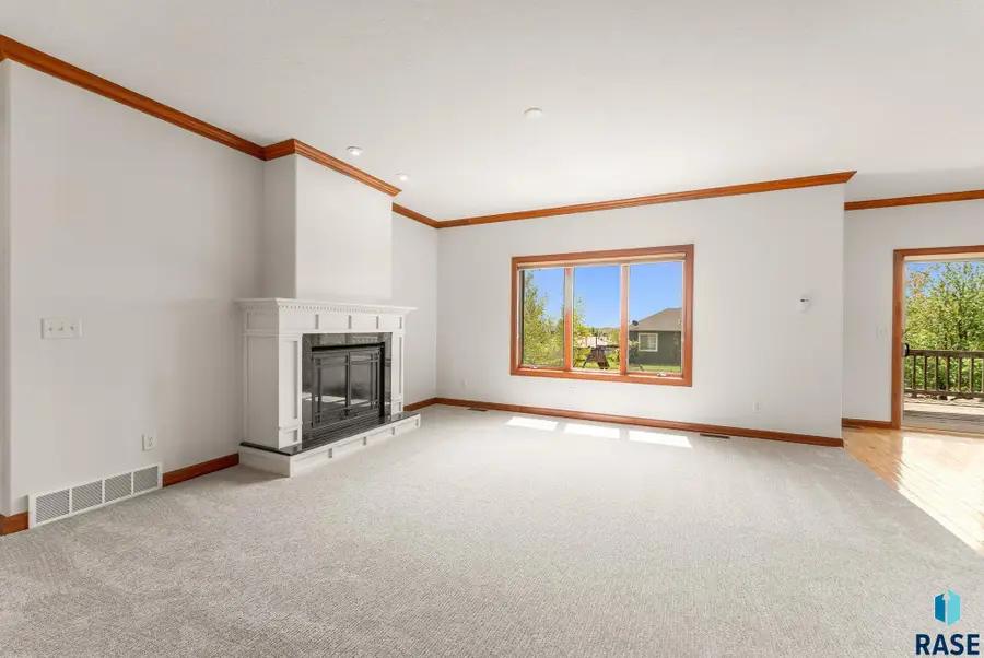 5009 E 49th St, Sioux Falls, SD 57110 - #3