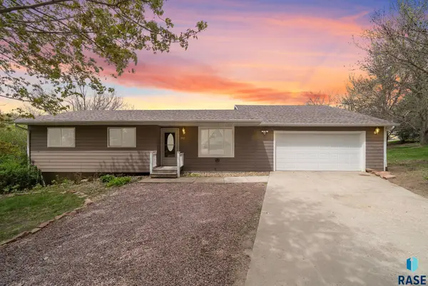 102 Richards Cir, Baltic, SD 57003