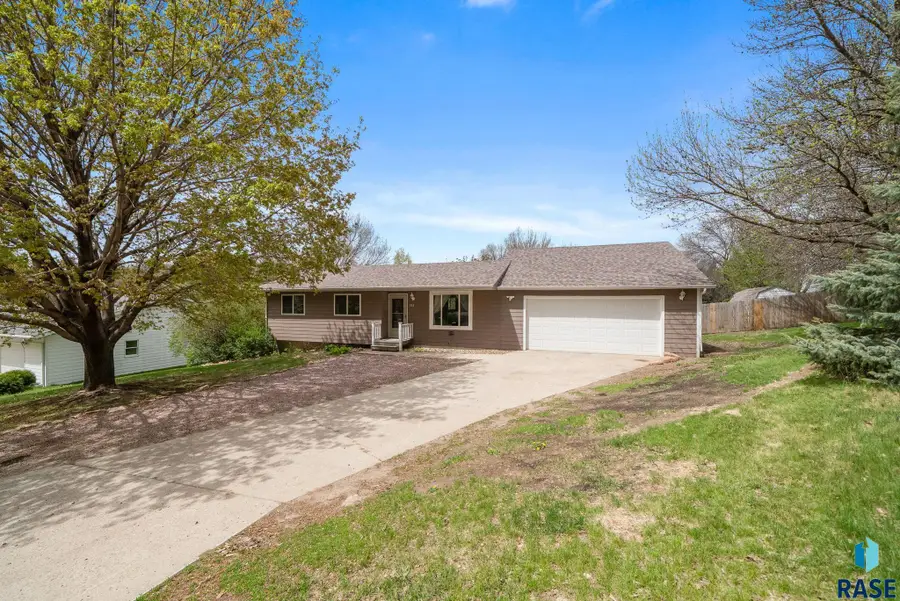102 Richards Cir, Baltic, SD 57003 - #2