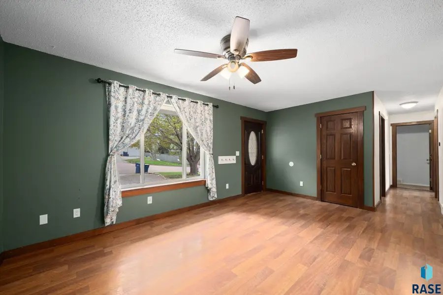 102 Richards Cir, Baltic, SD 57003 - #3