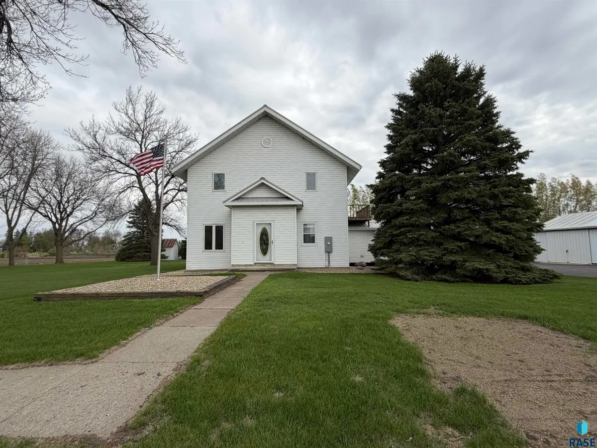312 W Luverne St, Magnolia, MN 56158 - #1