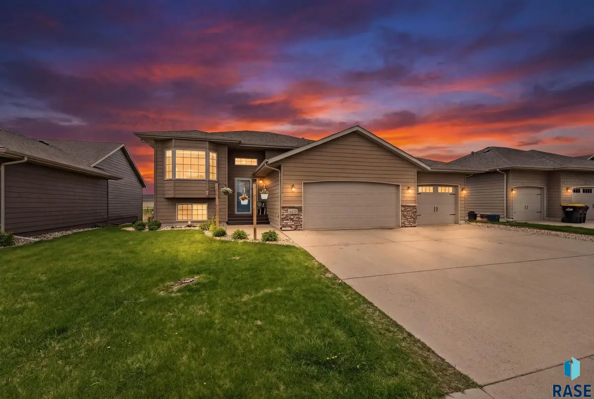 8008 W Wilson Dr, Sioux Falls, SD 57106 - #1