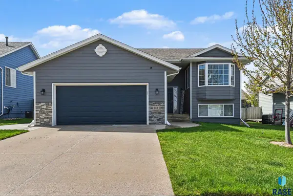 7321 W 51st St, Sioux Falls, SD 57106