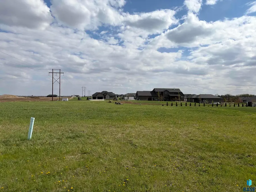 5609 E Chandler Dr, Sioux Falls, SD 57110 - #3