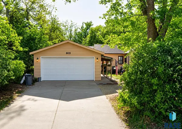 805 S Sycamore Ave, Sioux Falls, SD 57110