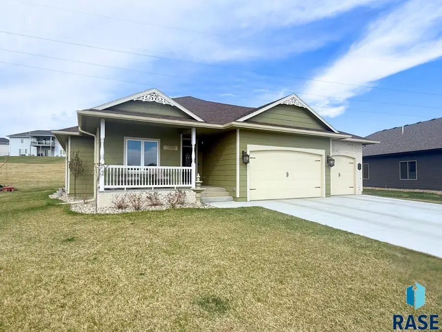 821 N Sylvan Dr, Sioux Falls, SD 57110 - #2