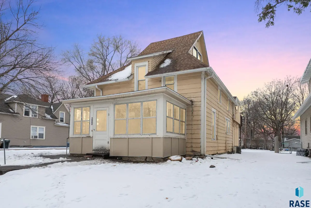 611 N Walts Ave, Sioux Falls, SD 57104 - #1