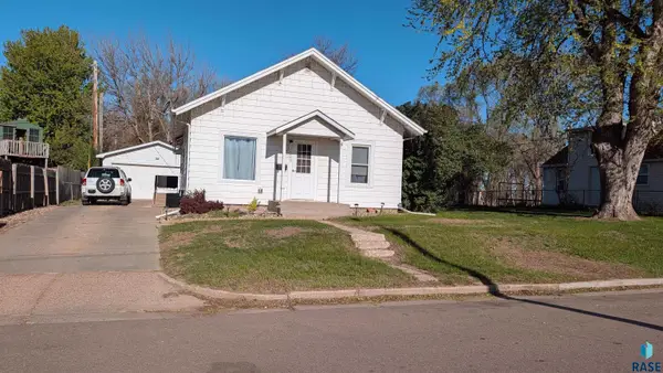 1605 N Wayland Ave, Sioux Falls, SD 57103