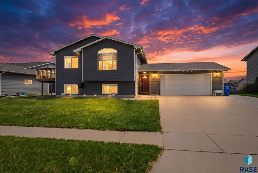 504 Tessa Ave, Hartford, SD 57033 - #2